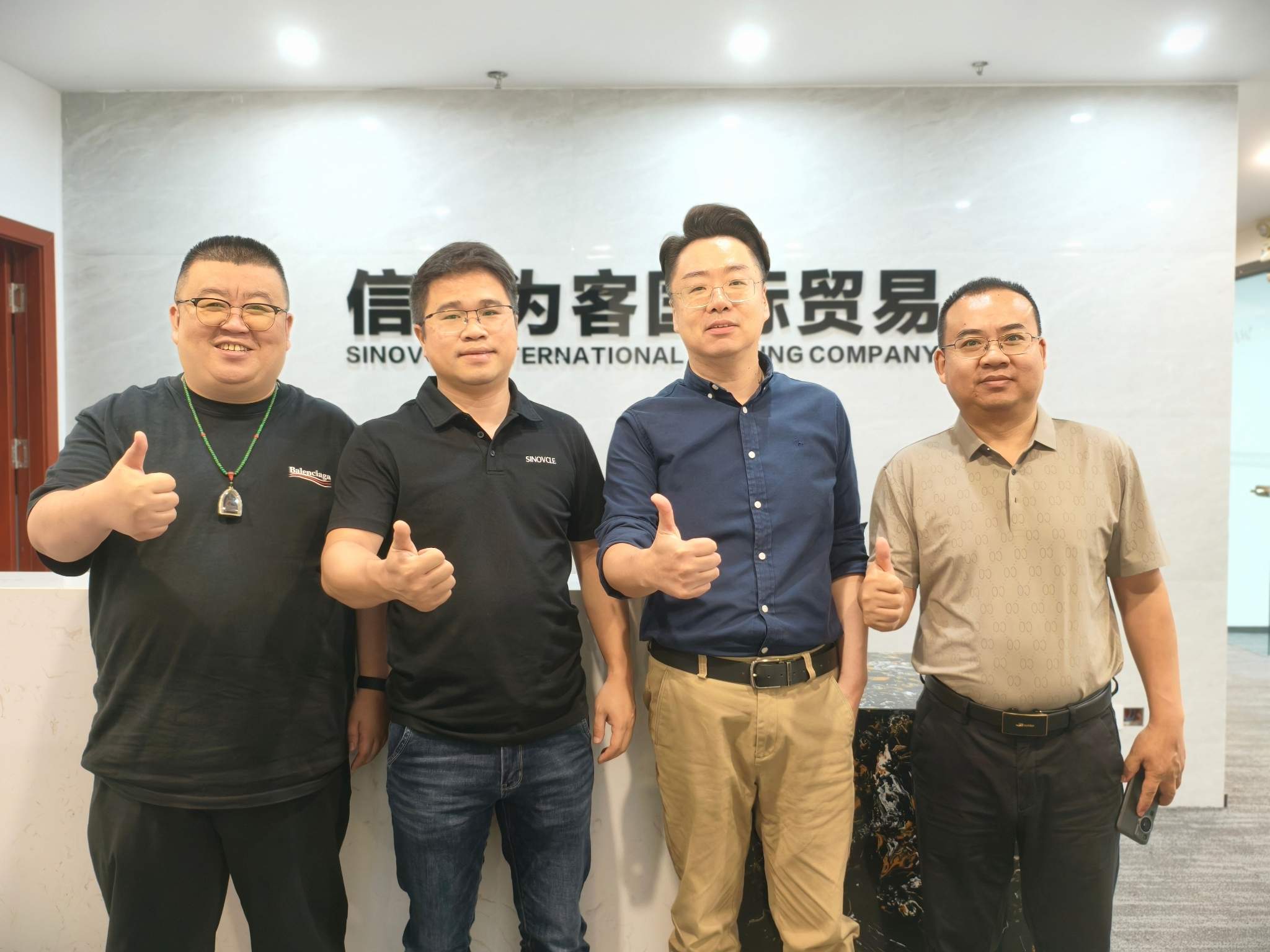 Sinovcle signe un accord stratégique avec Hubei Xinchufeng Motor Vehicle pour une distribution exclusive en Afrique de l'Ouest