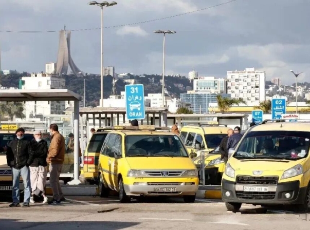 Pourquoi le volume des importations automobiles algériennes a-t-il fortement augmenté récemment ?