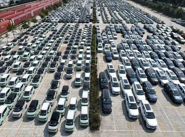 La Chine domine à nouveau la croissance du marché automobile mondial en 2025, représentant près de 30 % des ventes mondiales.