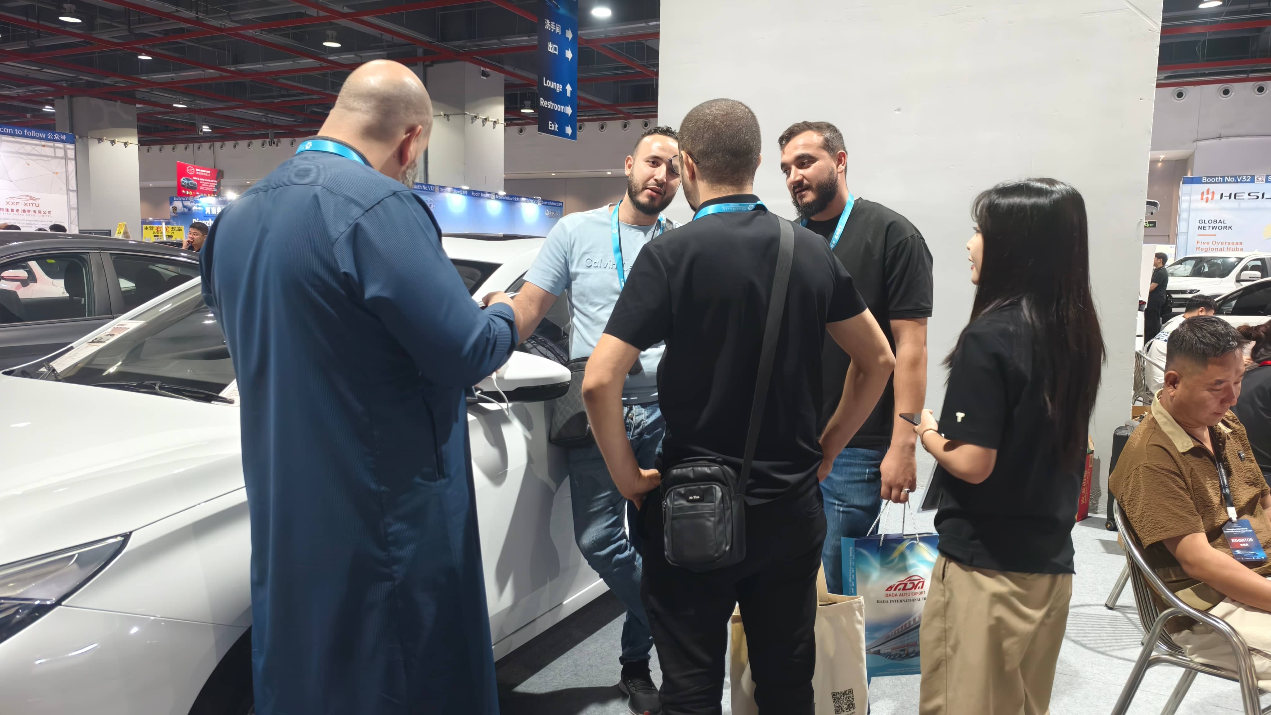 Sinovcle Welcomes Global Buyers at Guangzhou Auto Export Expo